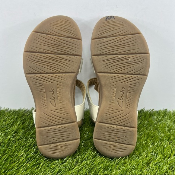 Clarks Collection Womens 5M White April Cove Open Toe Sandal Hook and Loop - Picture 8 of 10
